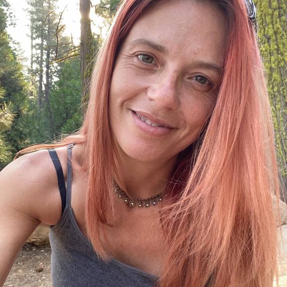 Meet your Posher, Jennifer - Picture 1 of 1